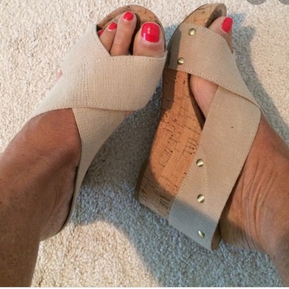 Lucky Brand Mykayla Wedges - Picture 2 of 8
